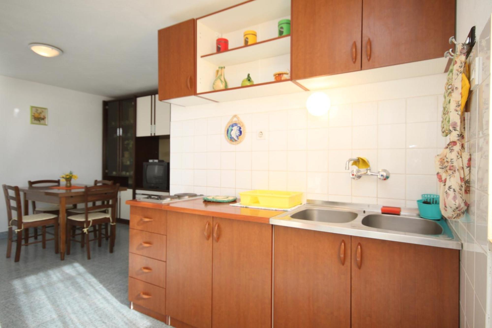 Apartments By The Sea Marusici, Omis - 8632 미미체 객실 사진